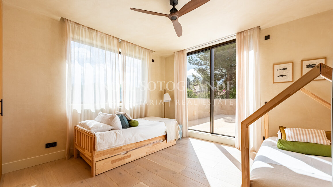 Exklusive Villa in Sotogrande Costa mit Pool zur saisonalen Vermietung verfügbar