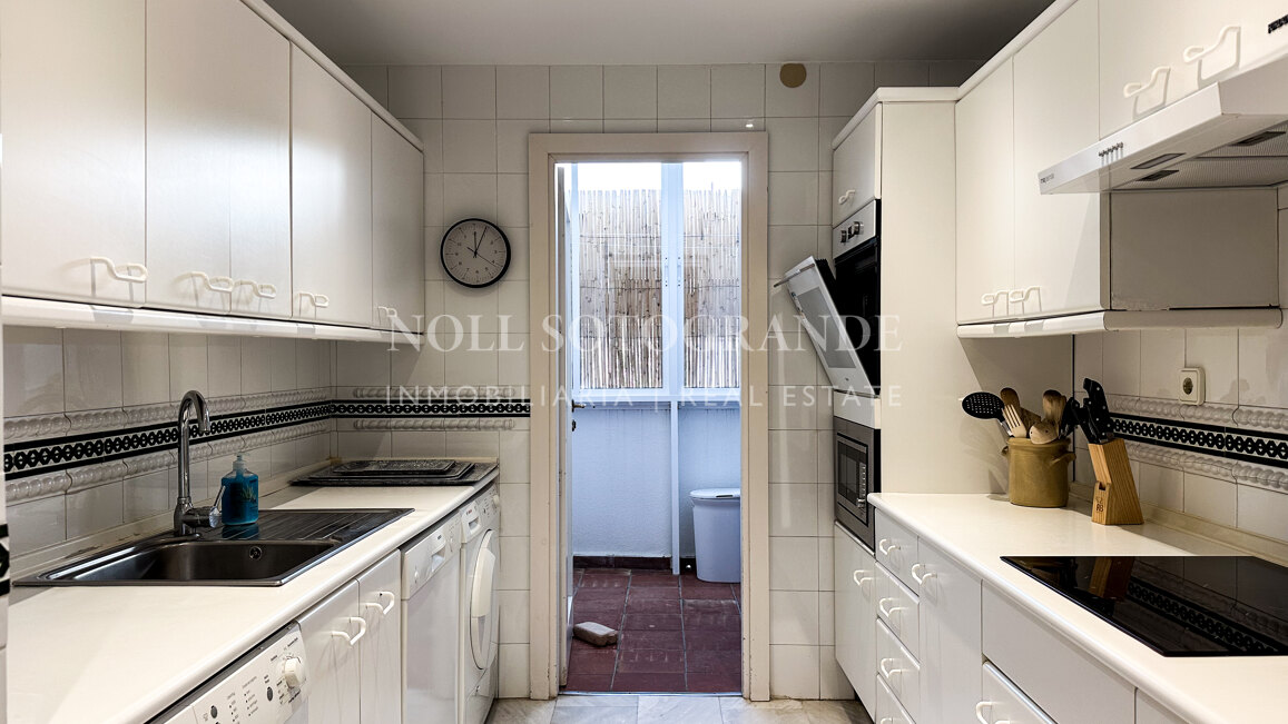 Seltene Eleganz direkt am Strand in Sotograndes legendärem „Lacasitos”