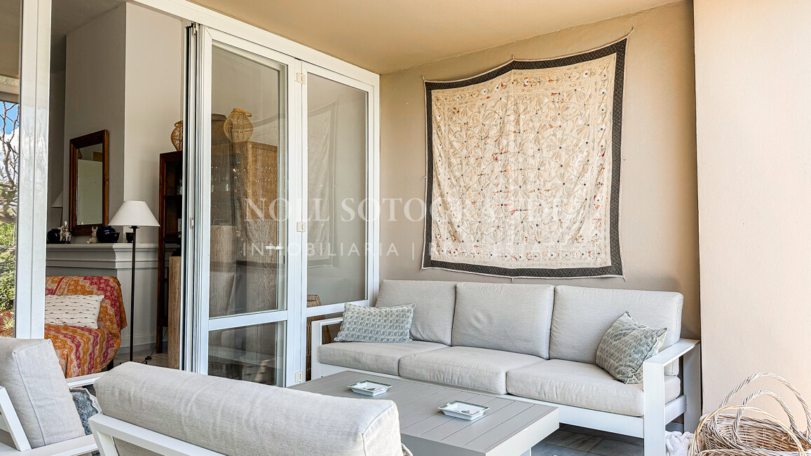 Seltene Eleganz direkt am Strand in Sotograndes legendärem „Lacasitos”