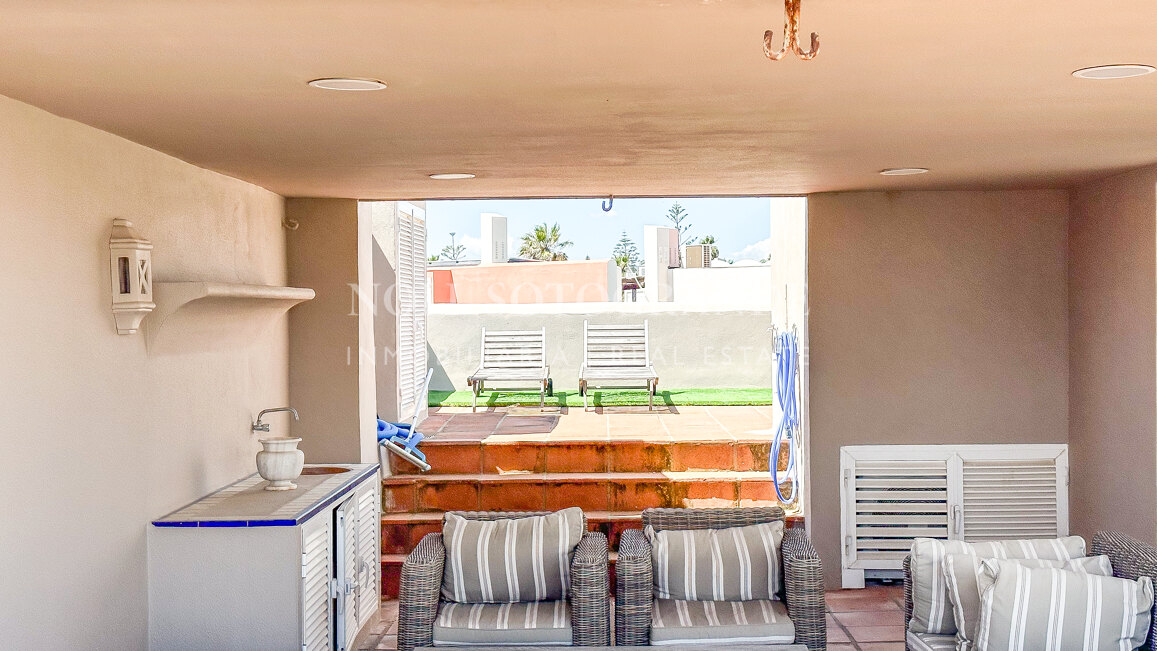 Seltene Eleganz direkt am Strand in Sotograndes legendärem „Lacasitos”