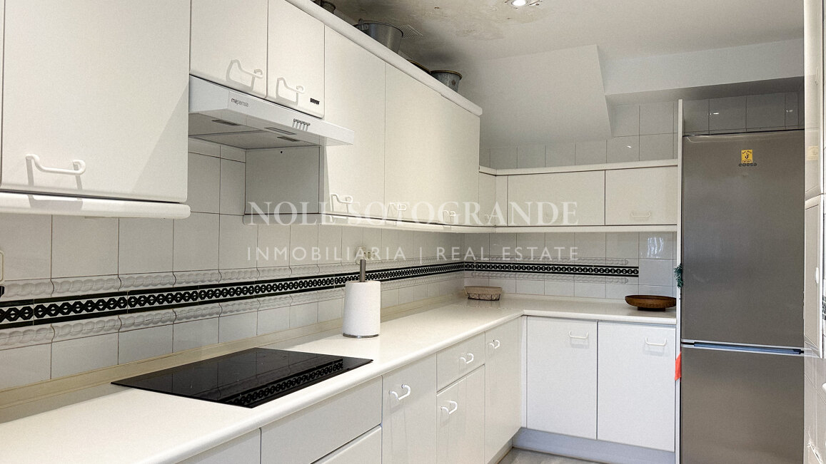 Seltene Eleganz direkt am Strand in Sotograndes legendärem „Lacasitos”