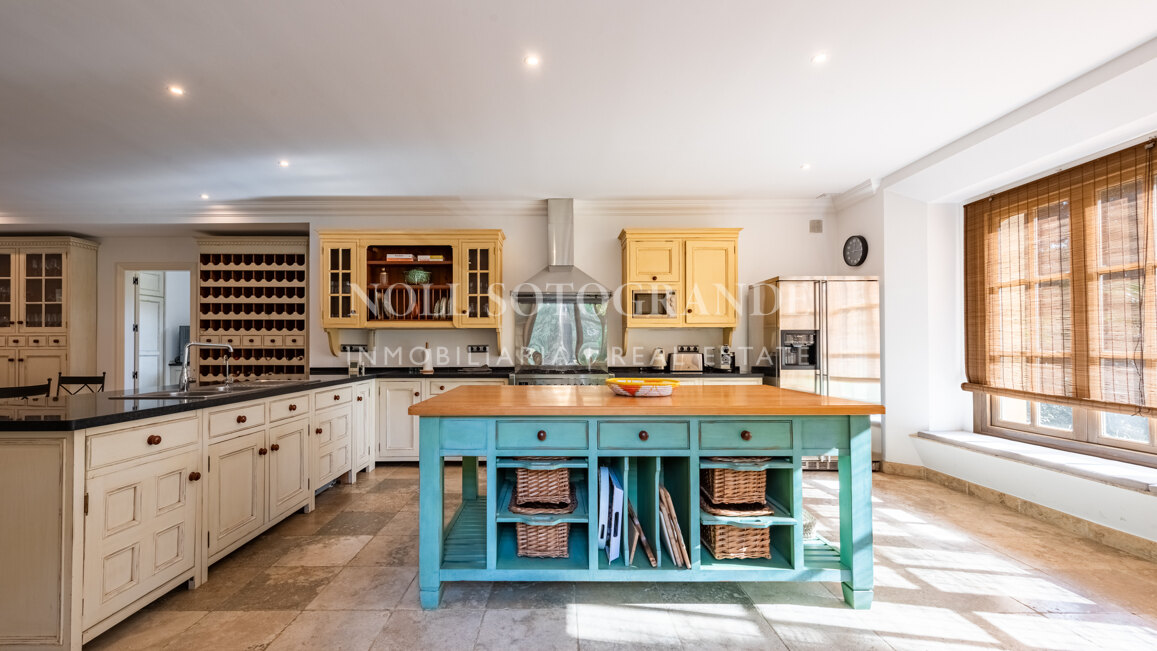 Charming 6-bedroom villa for rent front line to Valderrama Golf course, Sotogrande Alto