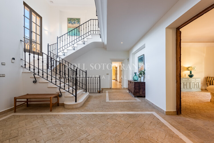 Charming 6-bedroom villa for rent front line to Valderrama Golf course, Sotogrande Alto