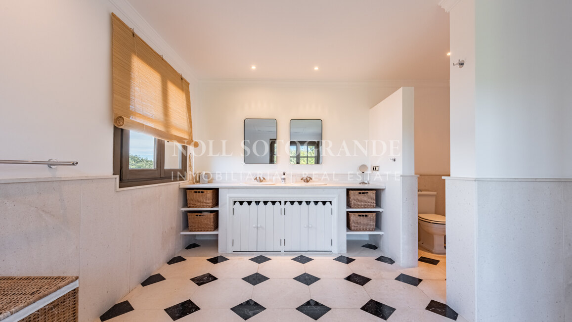 Charming 6-bedroom villa for rent front line to Valderrama Golf course, Sotogrande Alto