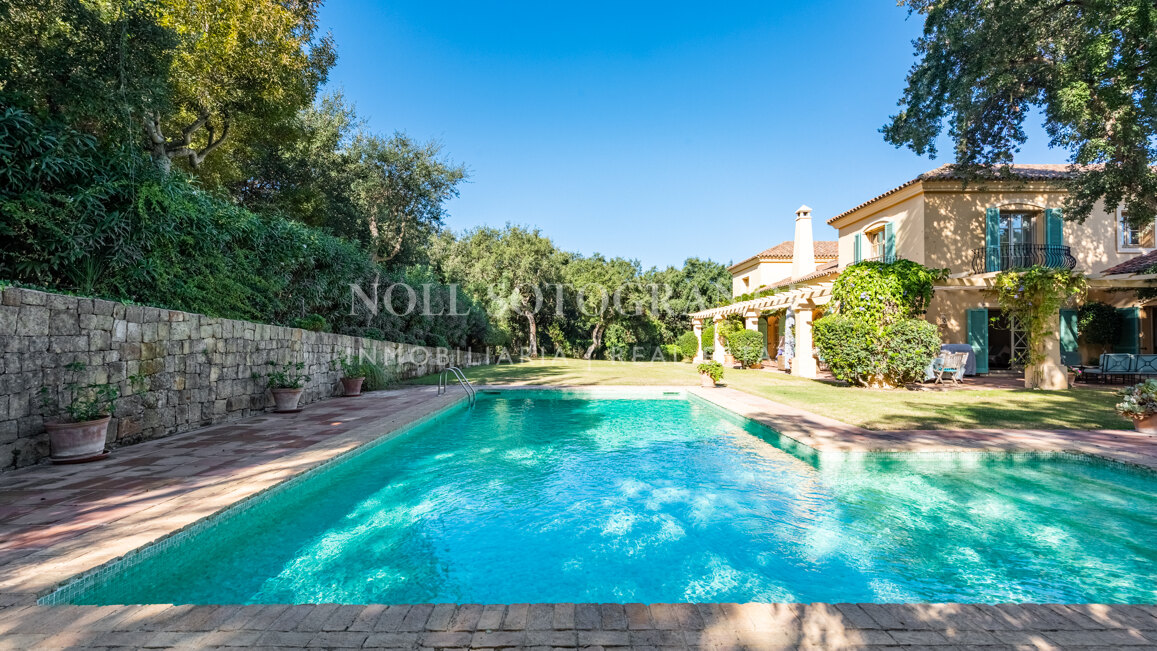 Charming 6-bedroom villa for rent front line to Valderrama Golf course, Sotogrande Alto