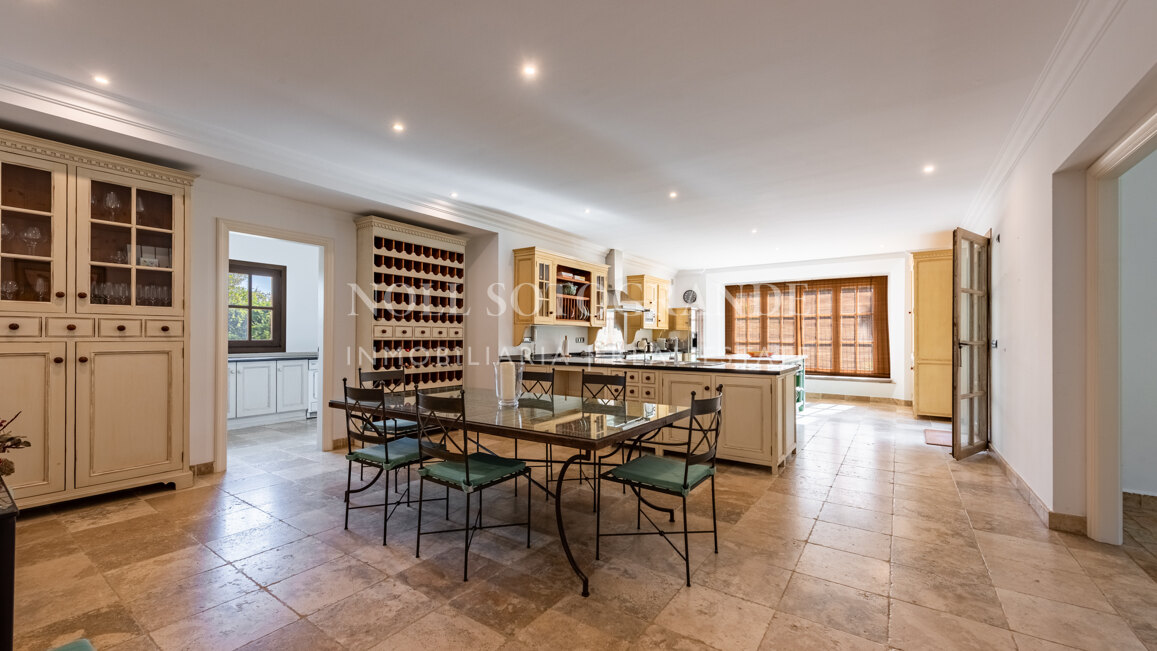 Charming 6-bedroom villa for rent front line to Valderrama Golf course, Sotogrande Alto