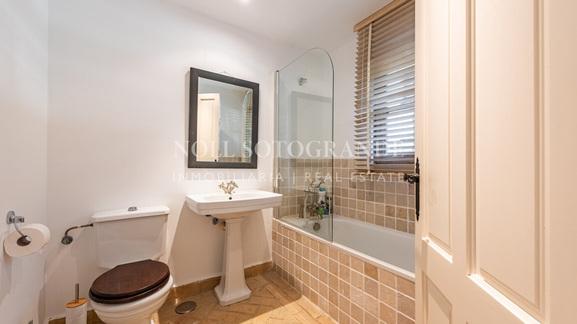 Charming 6-bedroom villa for rent front line to Valderrama Golf course, Sotogrande Alto