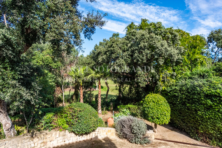 Charming 6-bedroom villa for rent front line to Valderrama Golf course, Sotogrande Alto