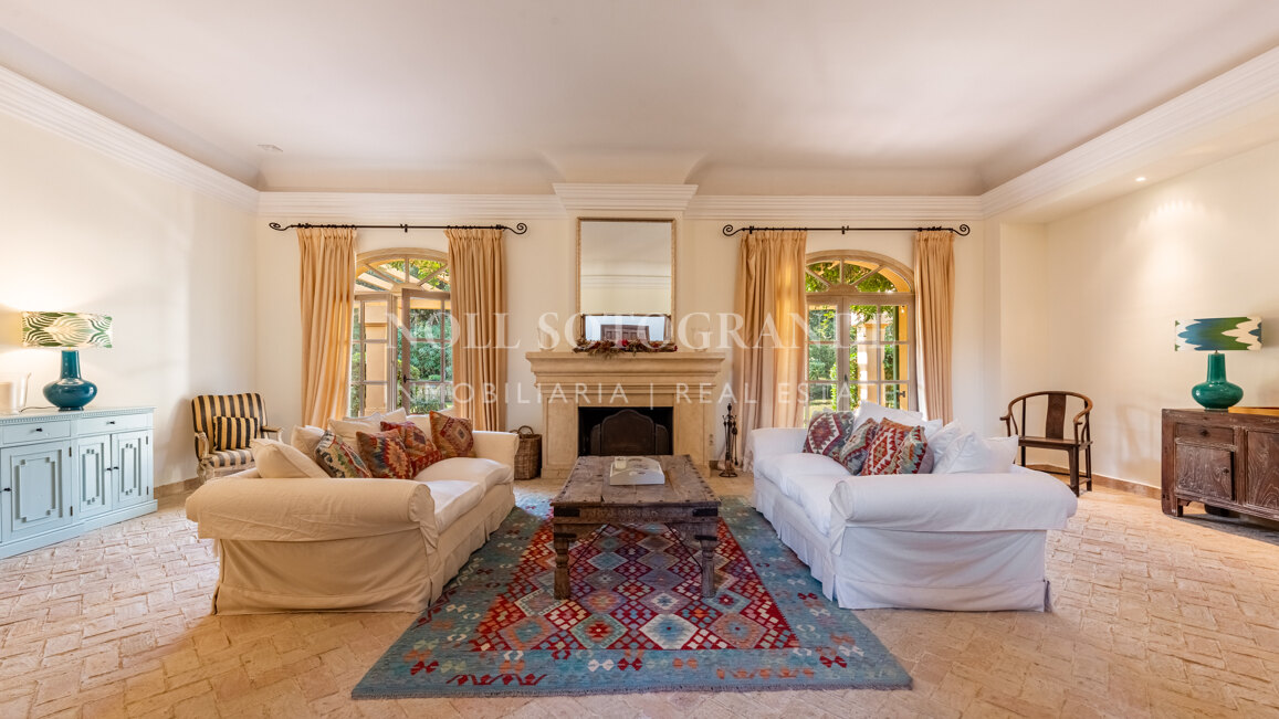 Charming 6-bedroom villa for rent front line to Valderrama Golf course, Sotogrande Alto