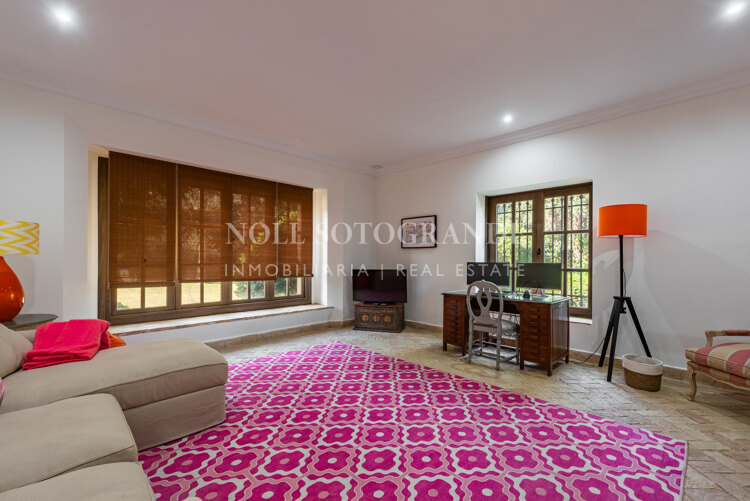 Charming 6-bedroom villa for rent front line to Valderrama Golf course, Sotogrande Alto