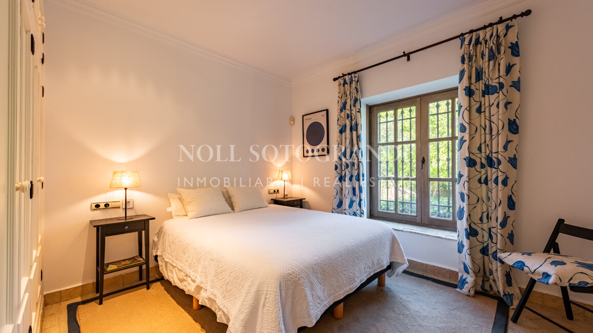 Charming 6-bedroom villa for rent front line to Valderrama Golf course, Sotogrande Alto