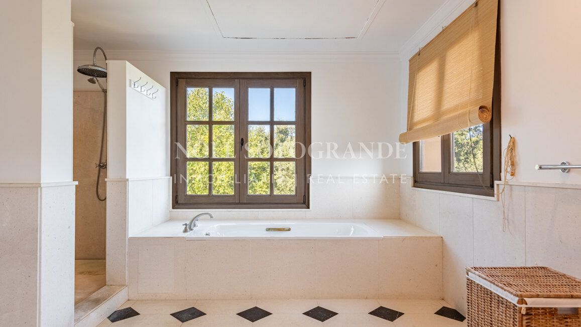 Charming 6-bedroom villa for rent front line to Valderrama Golf course, Sotogrande Alto