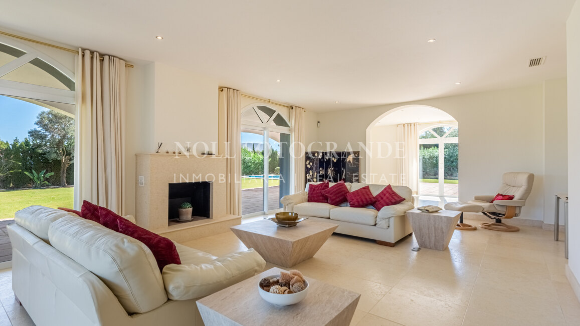 Traditional Villa in La Reserva, Sotogrande