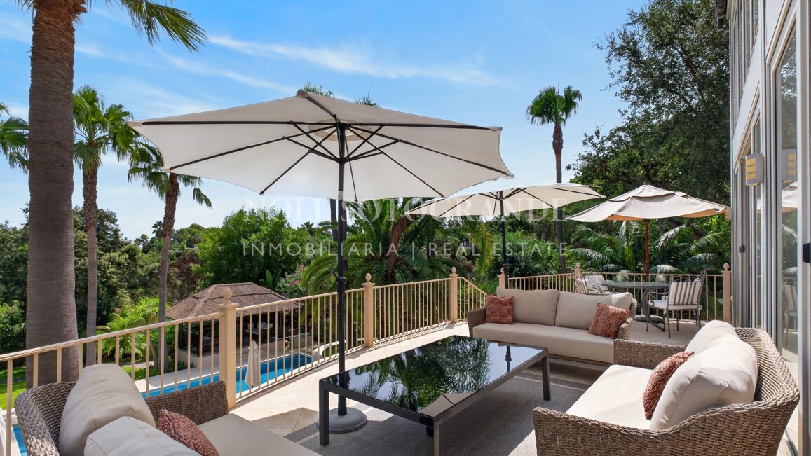 Luxury 7-Bed Villa for Sale in Sotogrande Alto with Guest Annex