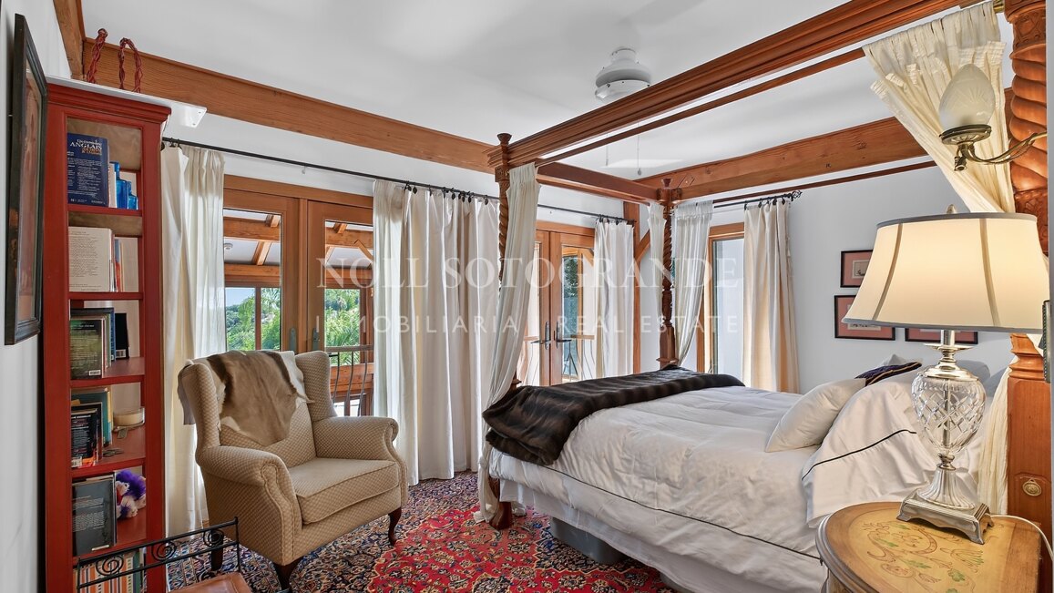 Luxury 7-Bed Villa for Sale in Sotogrande Alto with Guest Annex
