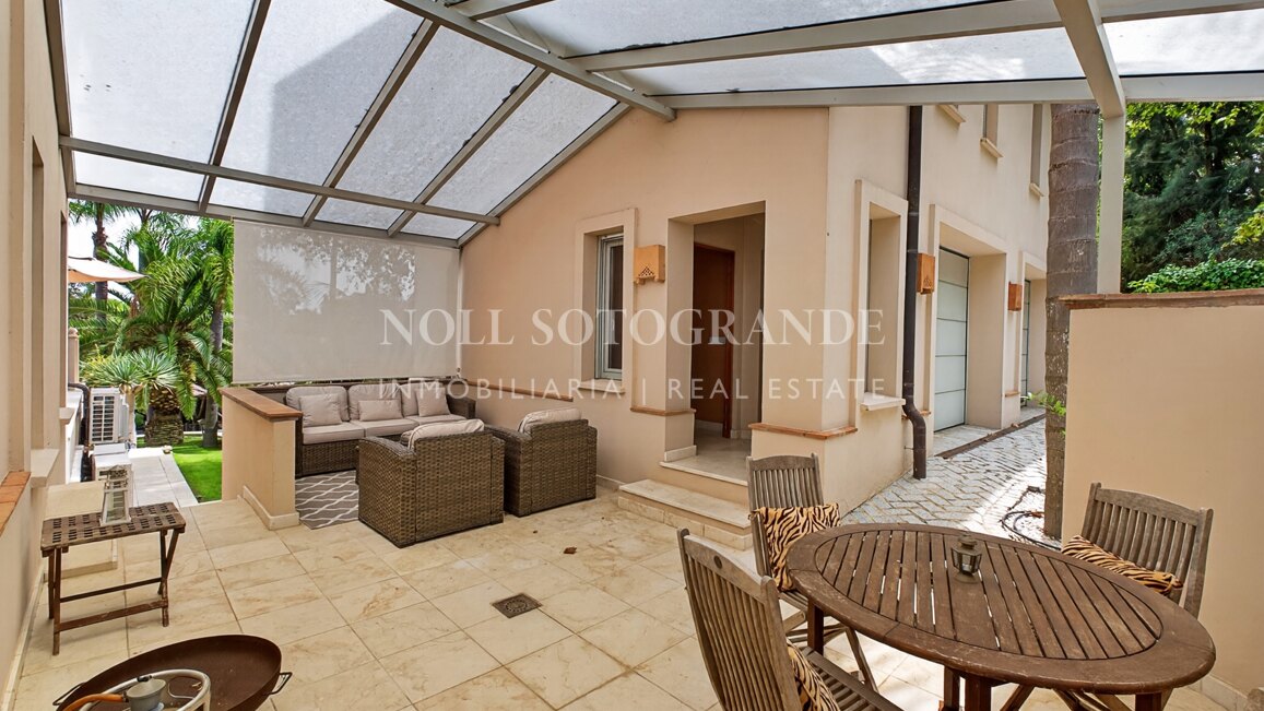 Luxury 7-Bed Villa for Sale in Sotogrande Alto with Guest Annex