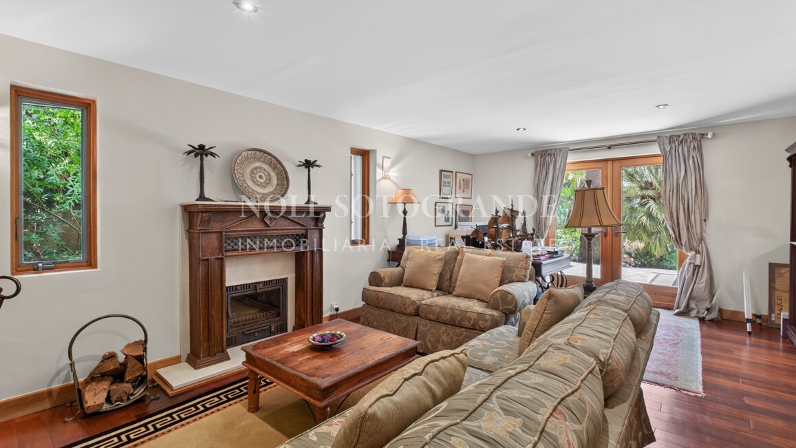 Luxury 7-Bed Villa for Sale in Sotogrande Alto with Guest Annex