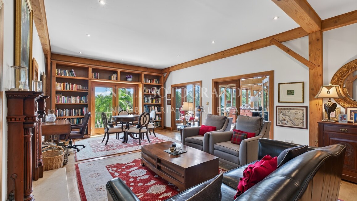 Luxury 7-Bed Villa for Sale in Sotogrande Alto with Guest Annex