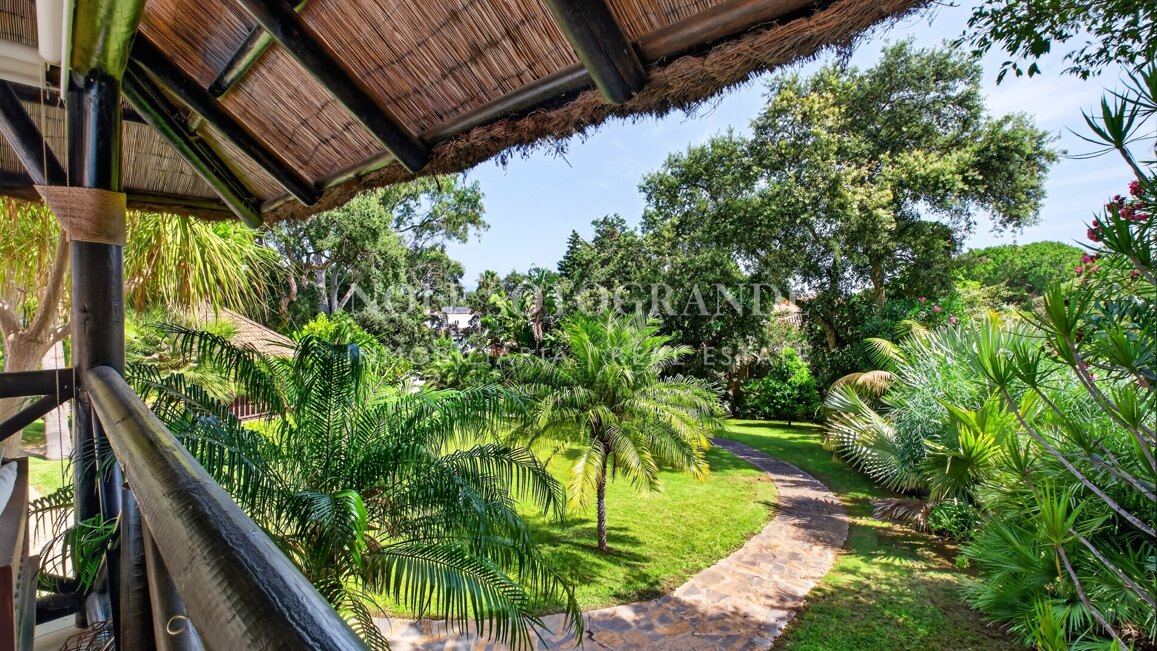 Luxury 7-Bed Villa for Sale in Sotogrande Alto with Guest Annex
