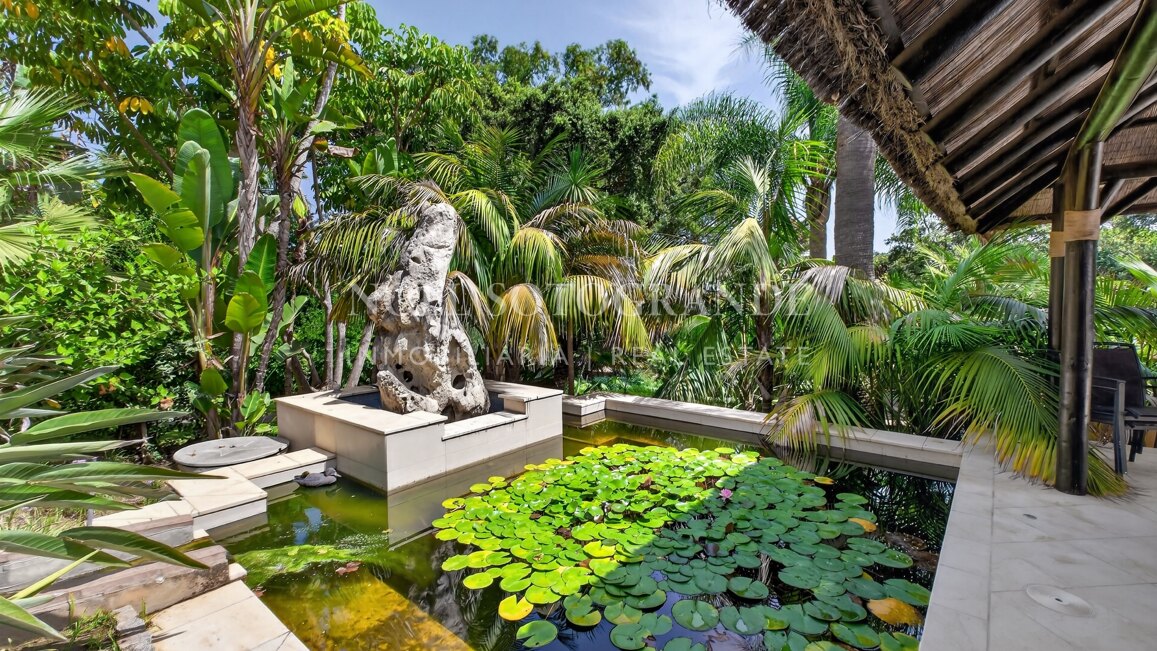 Luxury 7-Bed Villa for Sale in Sotogrande Alto with Guest Annex