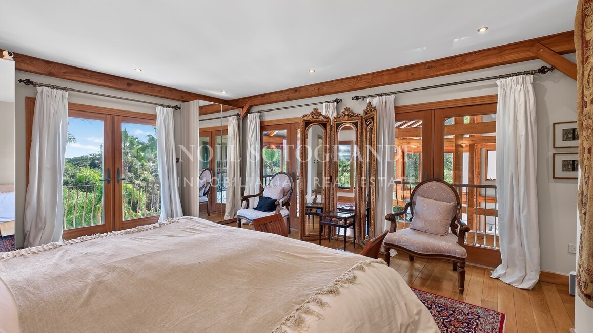 Luxury 7-Bed Villa for Sale in Sotogrande Alto with Guest Annex