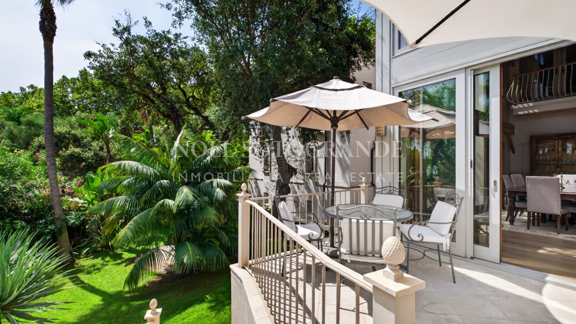 Luxury 7-Bed Villa for Sale in Sotogrande Alto with Guest Annex
