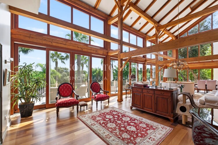 Luxury 7-Bed Villa for Sale in Sotogrande Alto with Guest Annex