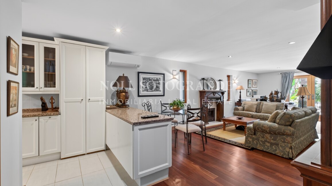 Luxury 7-Bed Villa for Sale in Sotogrande Alto with Guest Annex