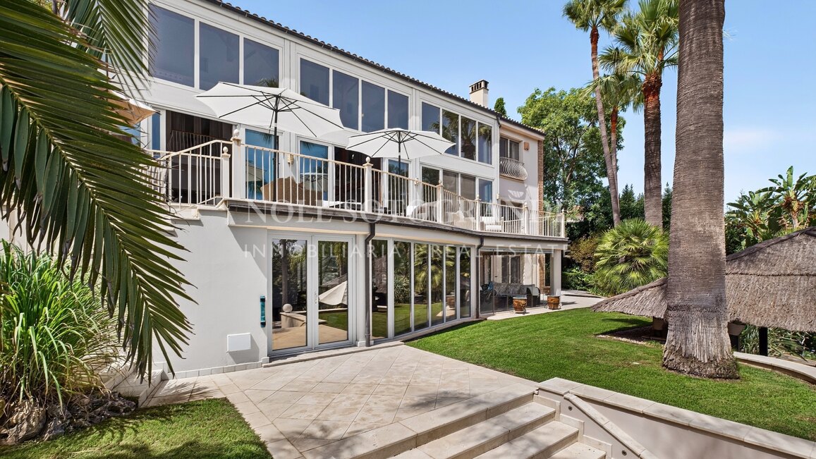 Luxury 7-Bed Villa for Sale in Sotogrande Alto with Guest Annex