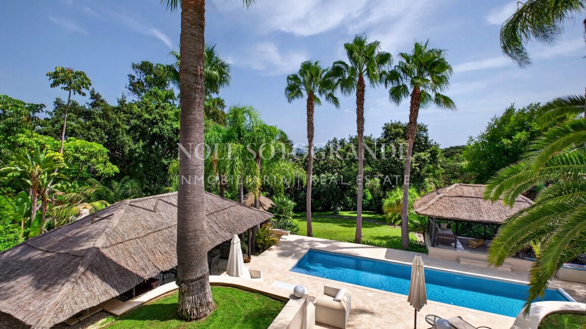 Luxury 7-Bed Villa for Sale in Sotogrande Alto with Guest Annex
