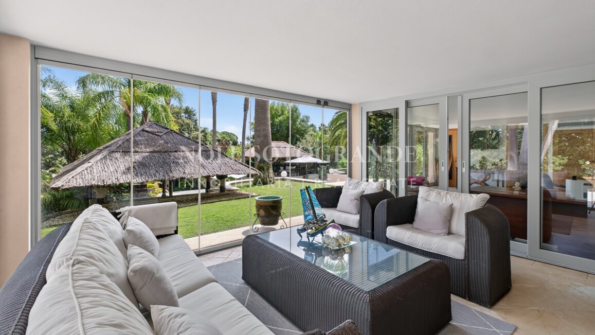 Luxury 7-Bed Villa for Sale in Sotogrande Alto with Guest Annex