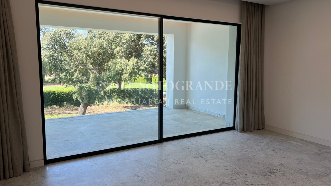Erste Linie Golf Villa – Modern, privat und außergewöhnlich geräumig