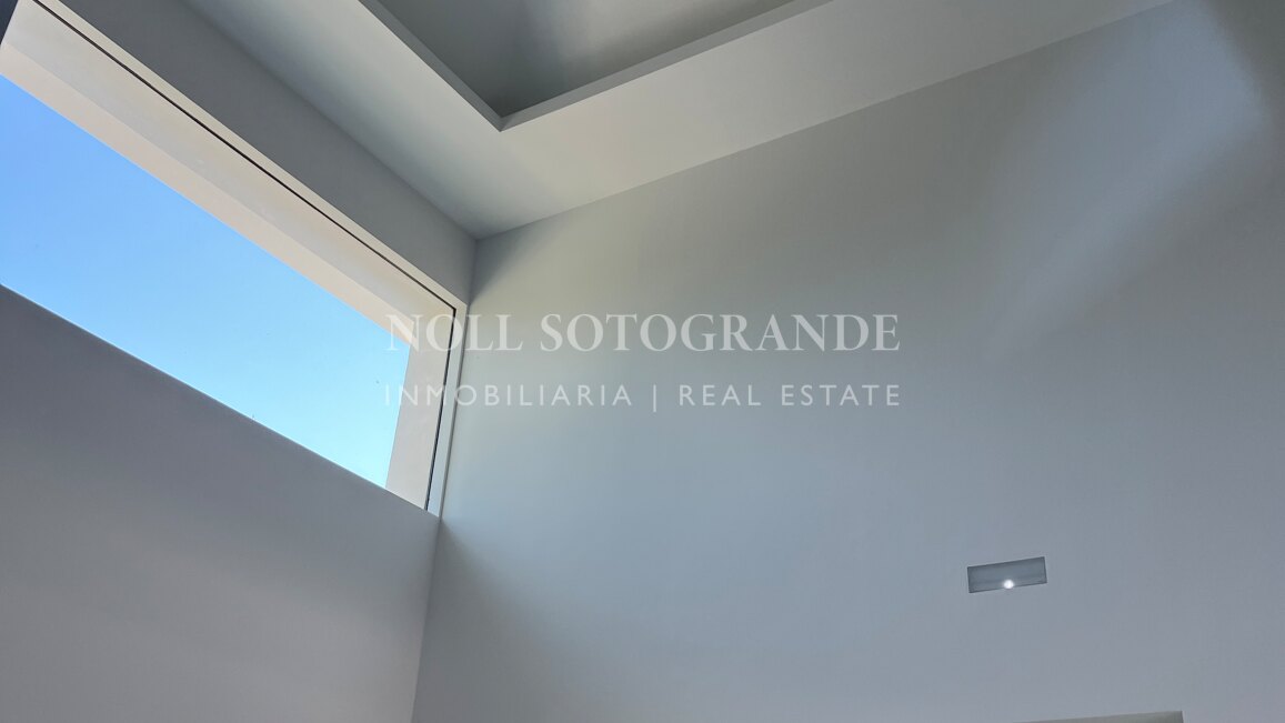 Erste Linie Golf Villa – Modern, privat und außergewöhnlich geräumig