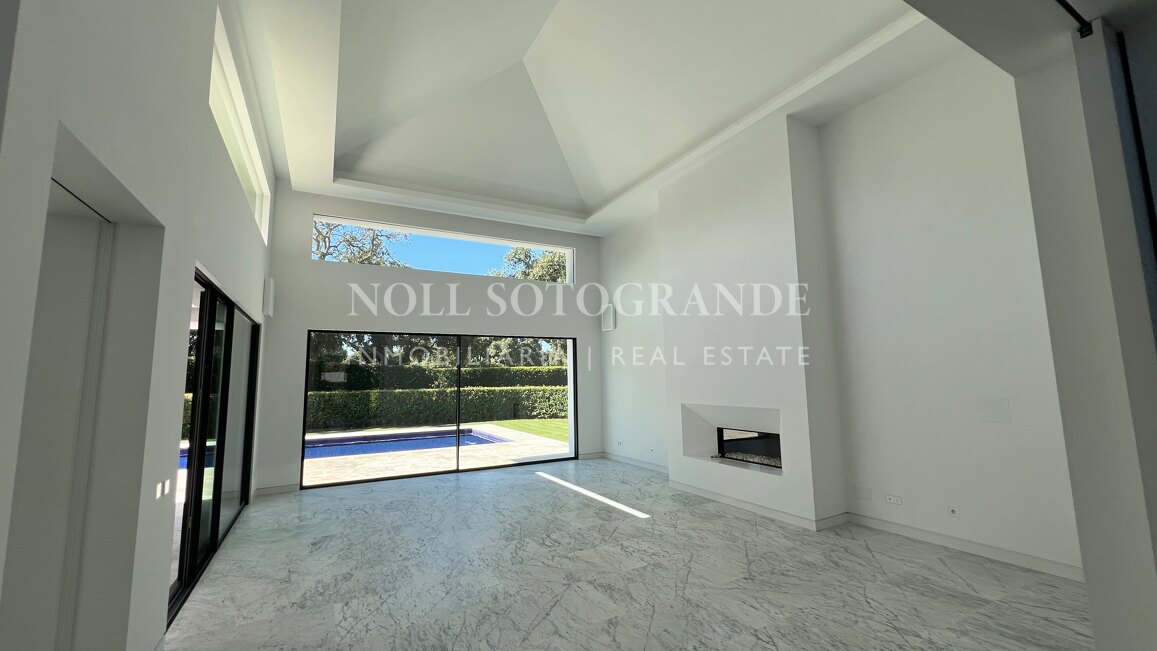 Erste Linie Golf Villa – Modern, privat und außergewöhnlich geräumig