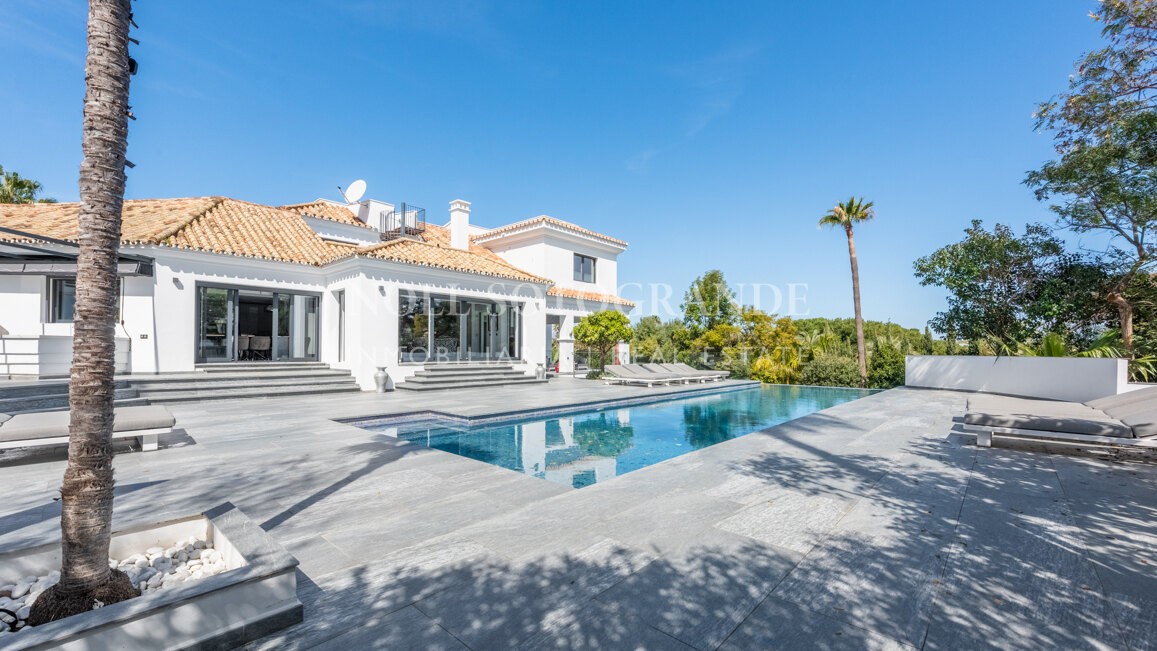 Villa Victoria - Atemberaubende Villa zum Verkauf im prestigeträchtigen Kings & Queens, Sotogrande