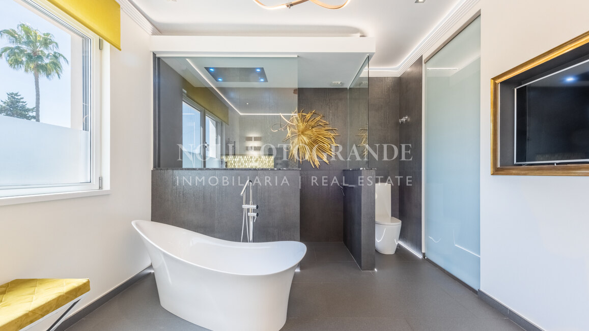 Villa Victoria - Atemberaubende Villa zum Verkauf im prestigeträchtigen Kings & Queens, Sotogrande