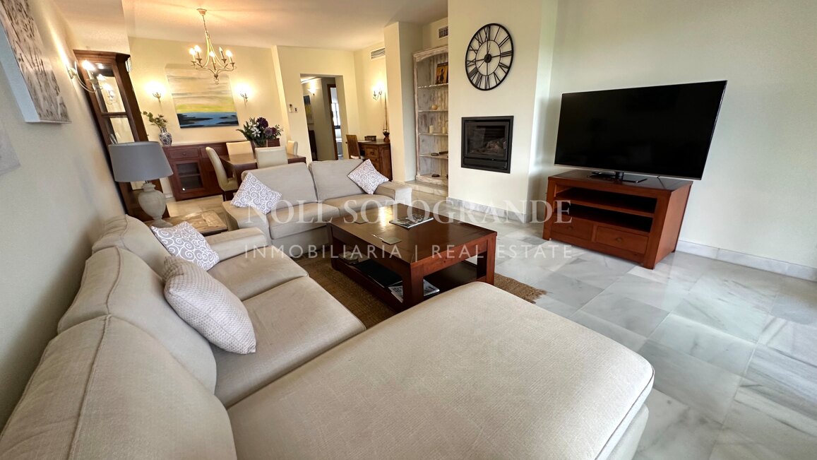 2 Schlafzimmer Wohnung zur Vermietung in El Polo, Sotogrande