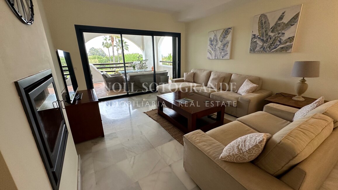2 Schlafzimmer Wohnung zur Vermietung in El Polo, Sotogrande