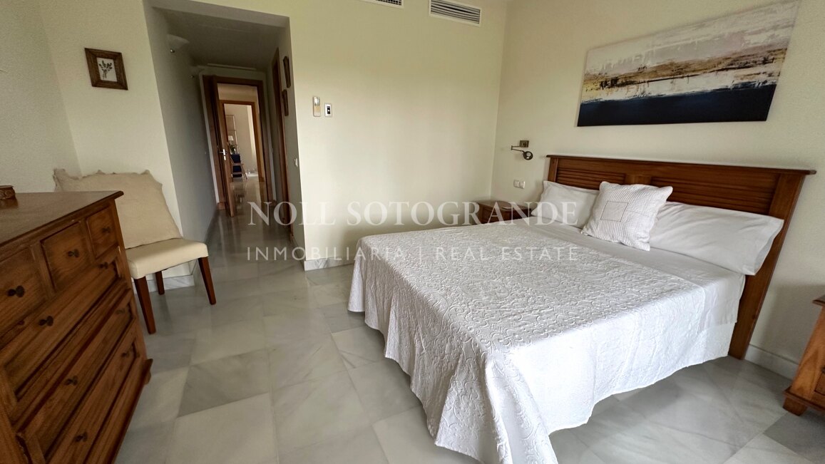 2 Schlafzimmer Wohnung zur Vermietung in El Polo, Sotogrande