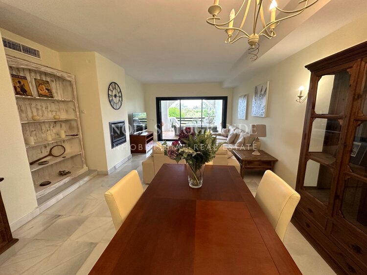 Apartamento de 2 dormitorios en alquiler en El Polo, Sotogrande