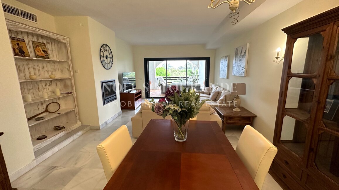 2 Schlafzimmer Wohnung zur Vermietung in El Polo, Sotogrande