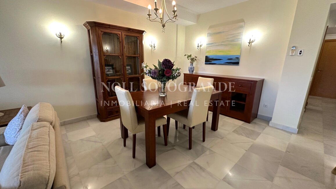 2 Schlafzimmer Wohnung zur Vermietung in El Polo, Sotogrande