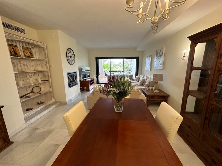 Apartamento de 2 dormitorios en alquiler en El Polo, Sotogrande