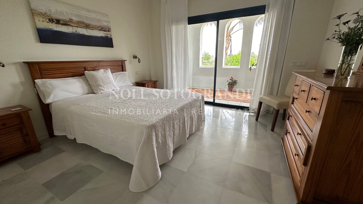 2 Schlafzimmer Wohnung zur Vermietung in El Polo, Sotogrande