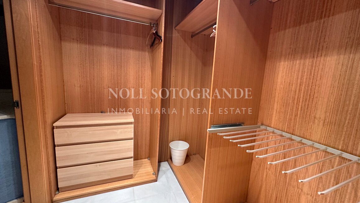 2 Schlafzimmer Wohnung zur Vermietung in El Polo, Sotogrande