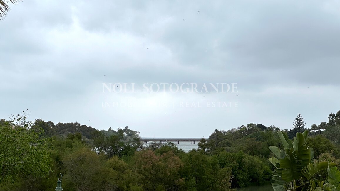 2 Schlafzimmer Wohnung zur Vermietung in El Polo, Sotogrande