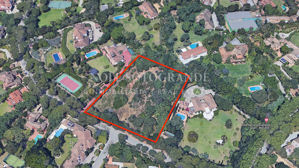 Spektakuläres Baugrundstück zum Verkauf in einer Top-Straße von Sotogrande Alto