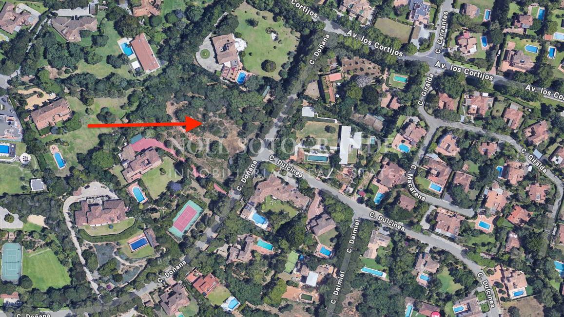 Spektakuläres Baugrundstück zum Verkauf in einer Top-Straße von Sotogrande Alto