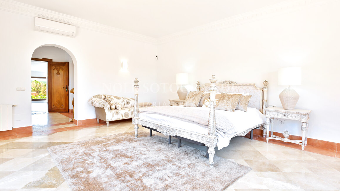 Villa Gaillardia in der Nähe der Internationalen Schule von Sotogrande zum Verkauf