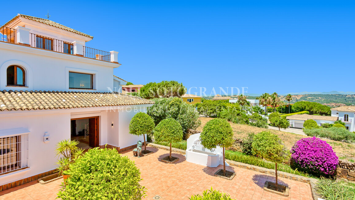 Villa Gaillardia in der Nähe der Internationalen Schule von Sotogrande zum Verkauf